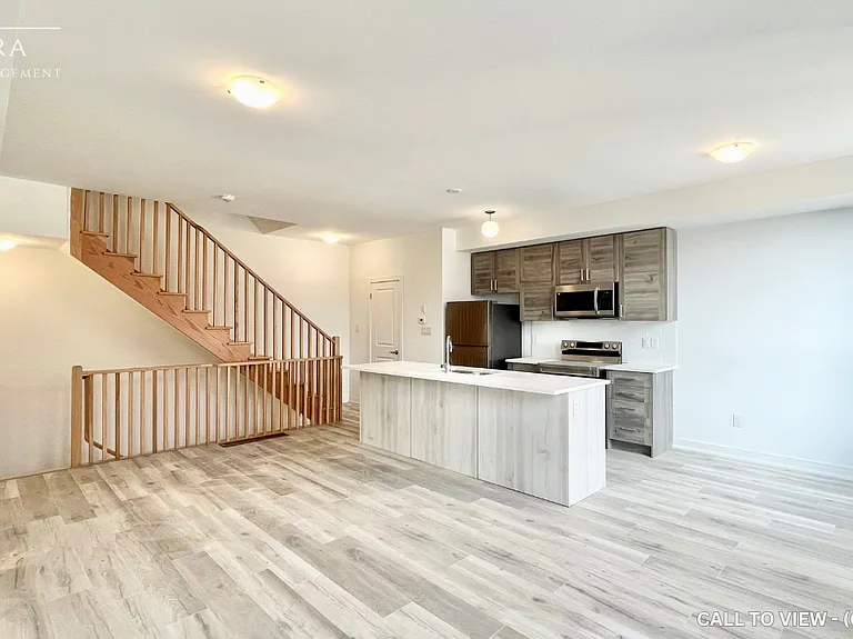 35 Spry Ln, Barrie, ON L9J 0N6, Canada - Photo 5 of 13