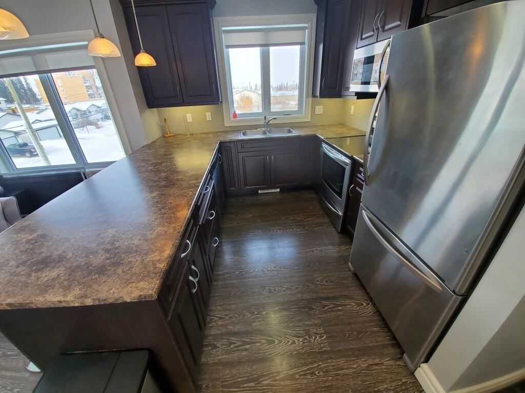 Furnished Executive Condo - Photo 3 of 15