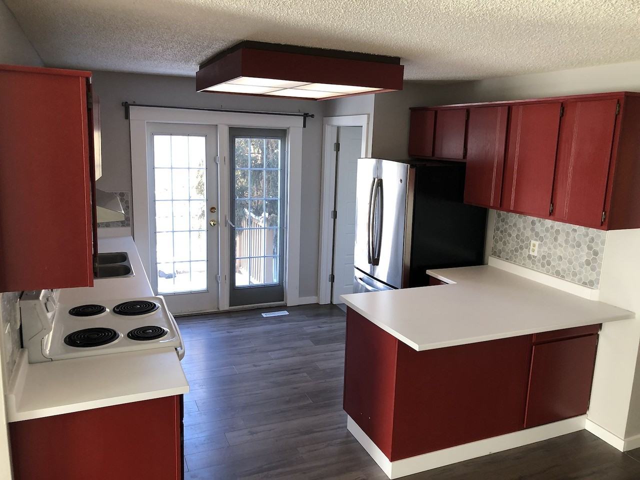 4346 50 Street Northwest, Edmonton, Alberta, Canada, T6L 1W6 - Photo 2 of 16