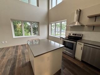 2-291 Nassau Street N - Photo 3 of 22