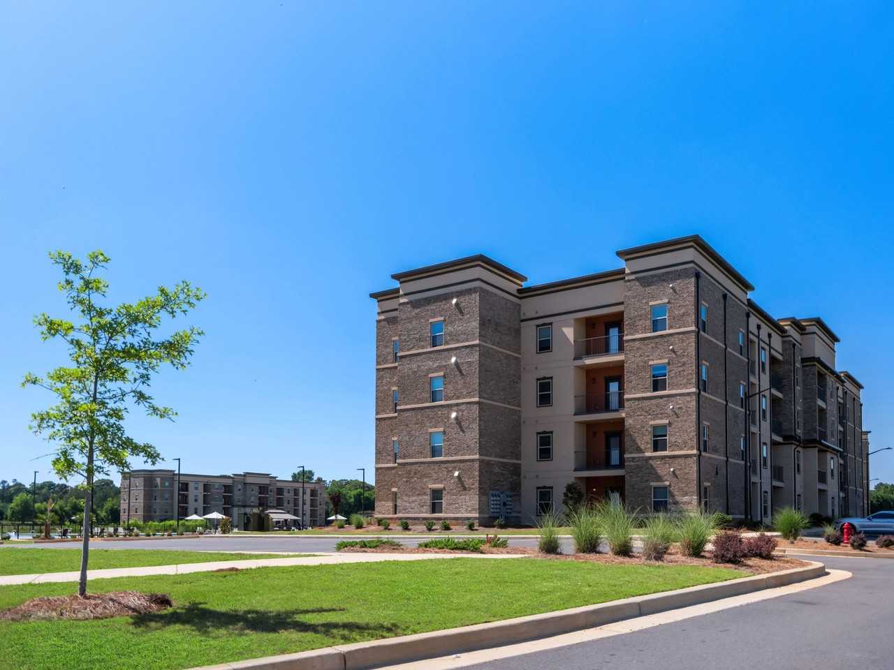 Joy Park Luxury Apartments - Photo 3 of 50