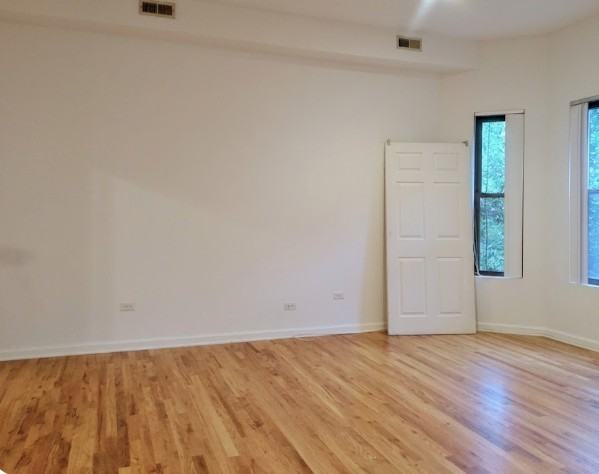 W Briar Pl & N Broadway - Photo 5 of 12