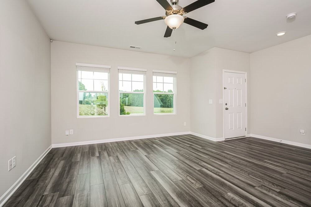 622 Wendell Falls Pkwy - Photo 4 of 17