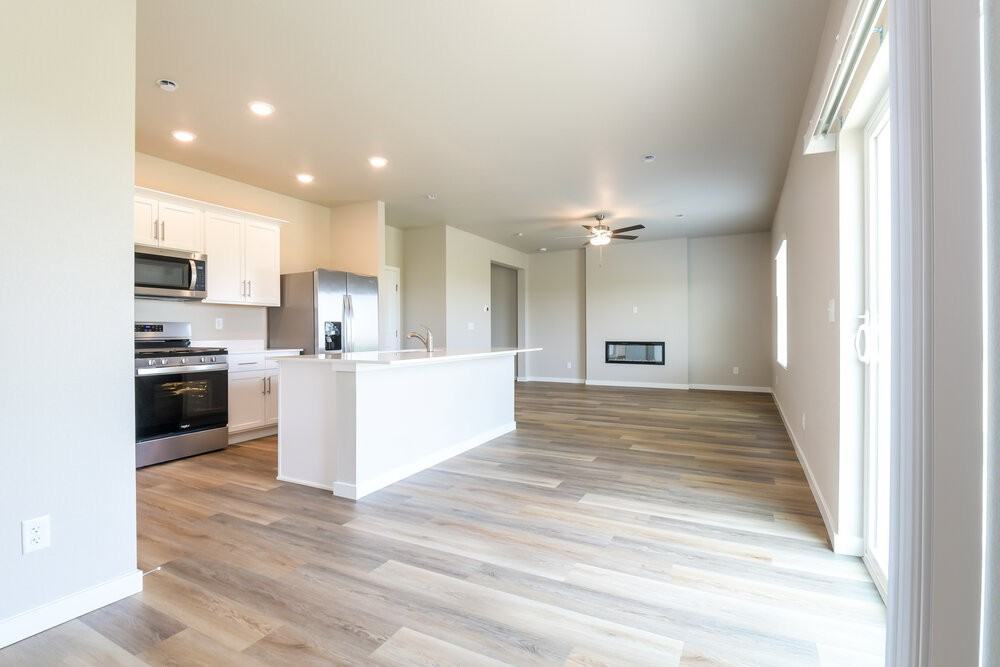 7332 Crystal Ave - Photo 6 of 19