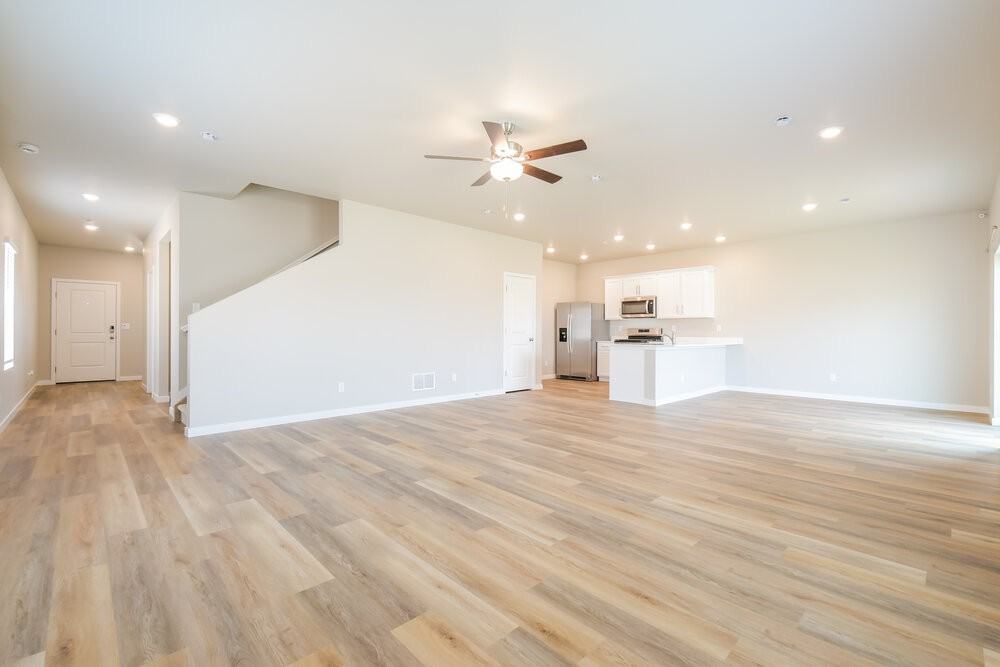 7325 Crystal Ave - Photo 6 of 18