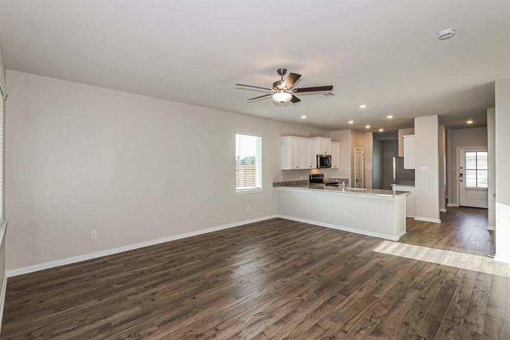 194 Emma Rose Dr - Photo 4 of 16