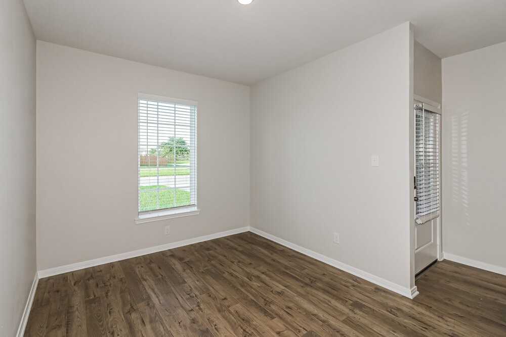 194 Emma Rose Dr - Photo 5 of 16