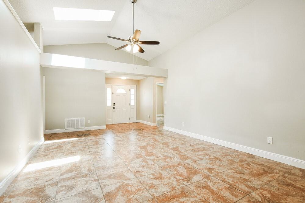 1001 Manigan Ave - Photo 3 of 16