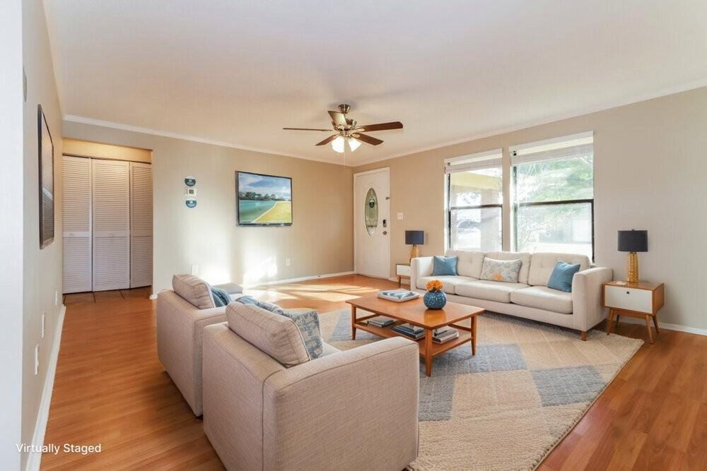 7801 Glencoe Dr - Photo 3 of 19