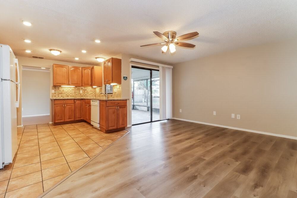 7801 Glencoe Dr - Photo 5 of 19