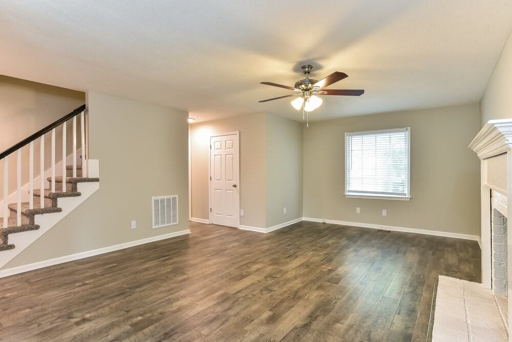 1135 Se Broad St - Photo 6 of 17