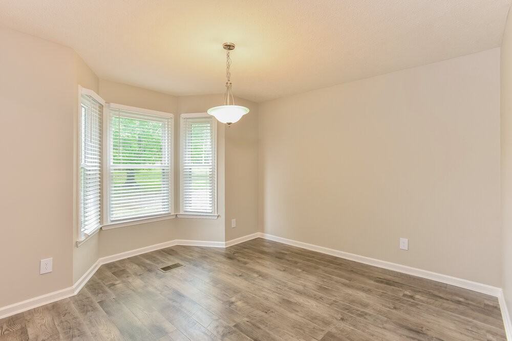 1135 Se Broad St - Photo 7 of 17
