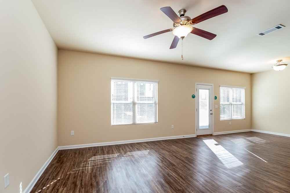 1205 Faye Ct - Photo 4 of 17