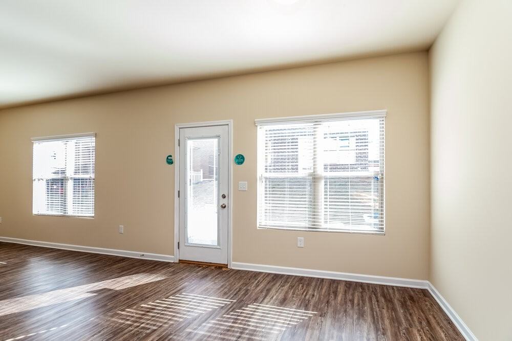 1205 Faye Ct - Photo 5 of 17