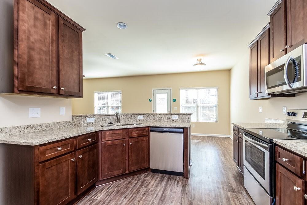 1205 Faye Ct - Photo 7 of 17