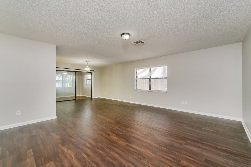 104 Lake Daisy Ter - Photo 4 of 16