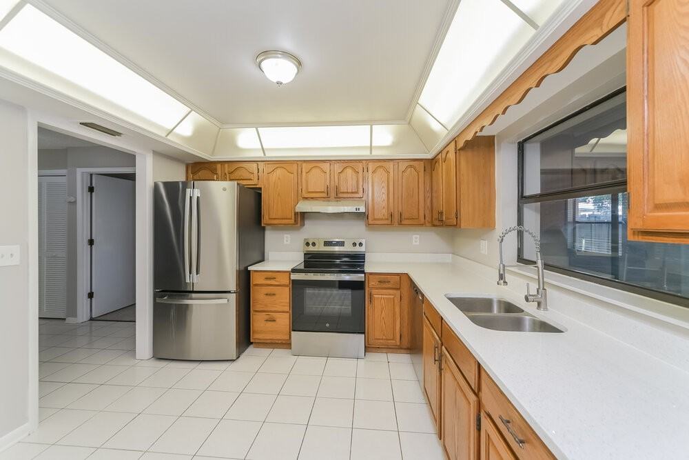 104 Lake Daisy Ter - Photo 7 of 16