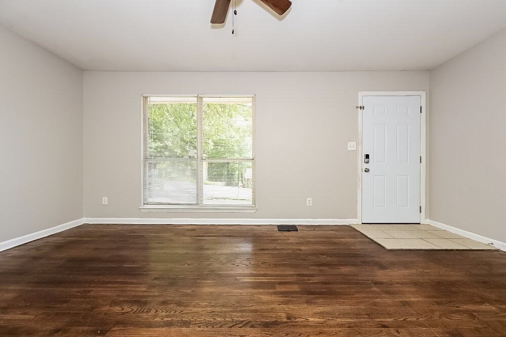 6637 Imperial Dr - Photo 3 of 16