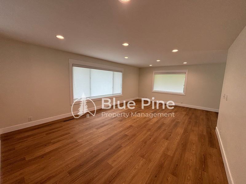 351 Yale Ave - Photo 3 of 35