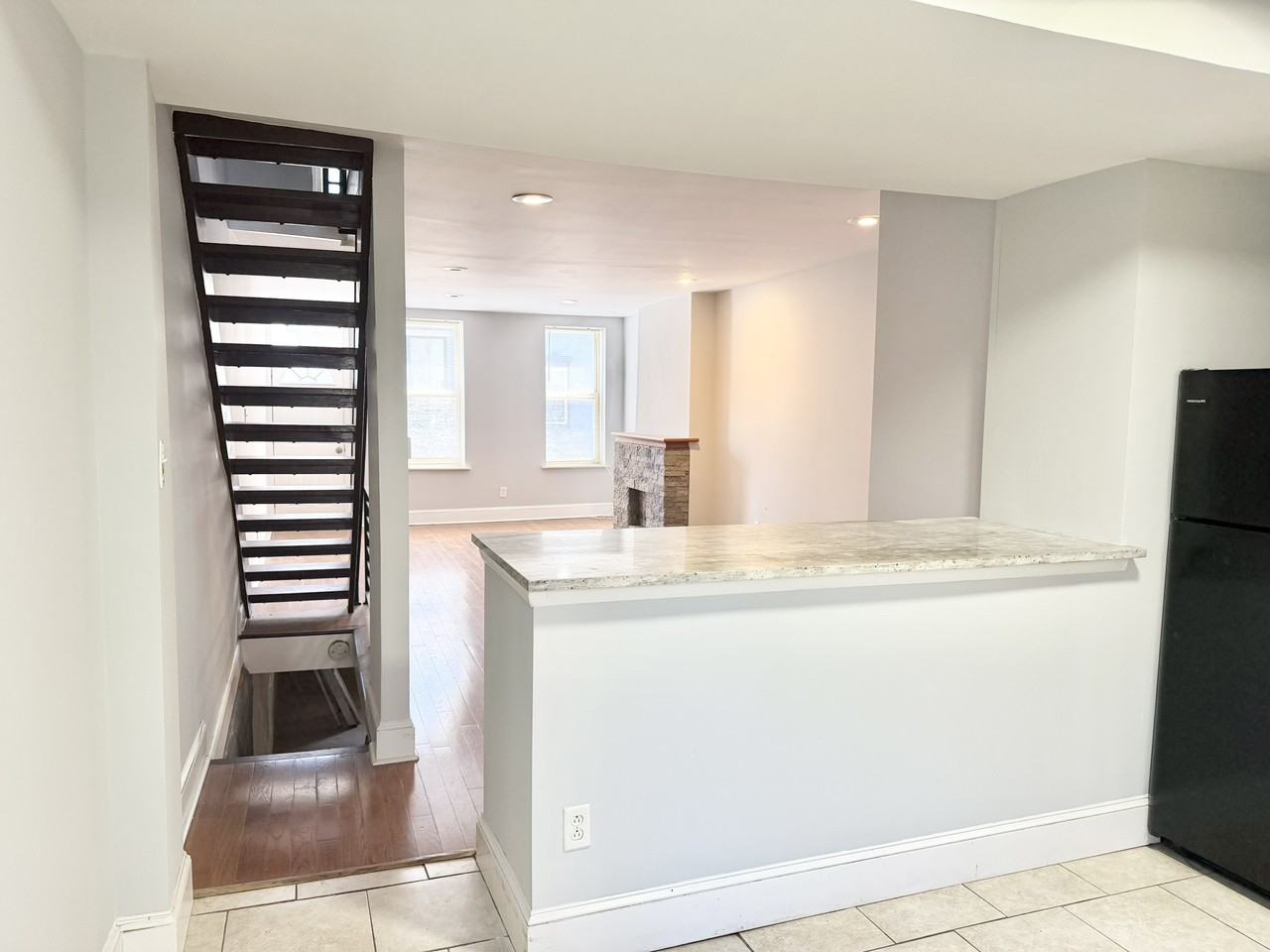 2113 Mountain St - Photo 6 of 14