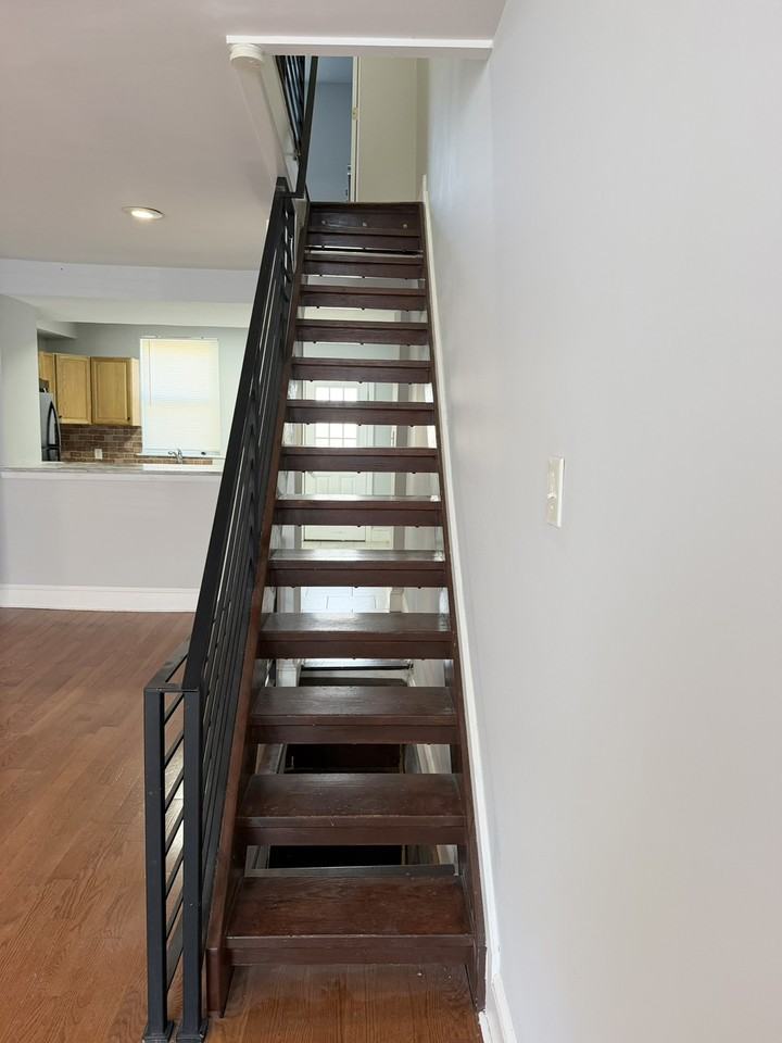 2113 Mountain St - Photo 7 of 14