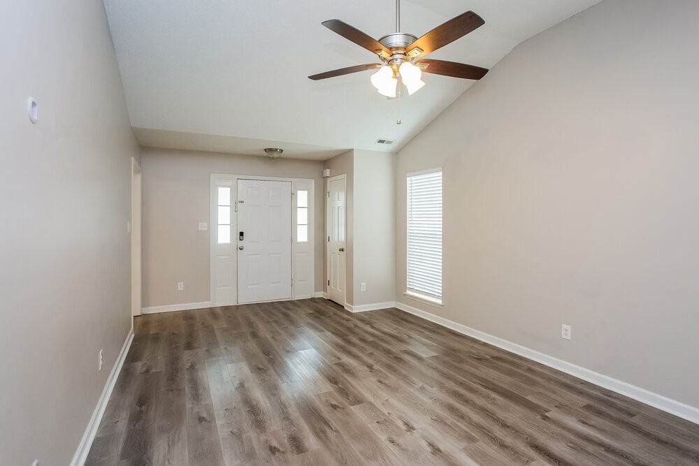 8908 Chesham Dr - Photo 6 of 16