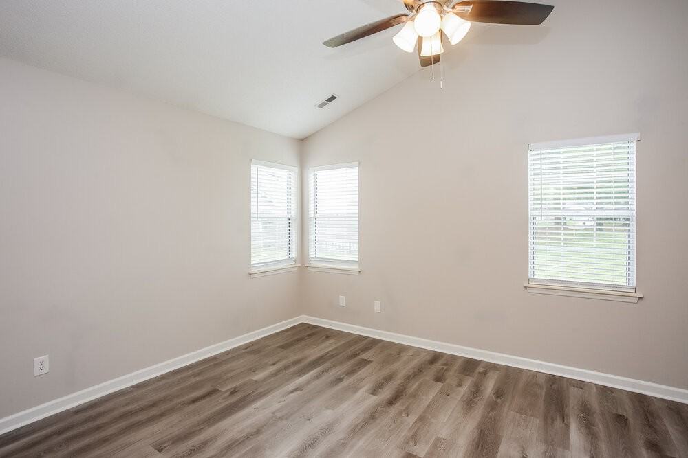 8908 Chesham Dr - Photo 7 of 16