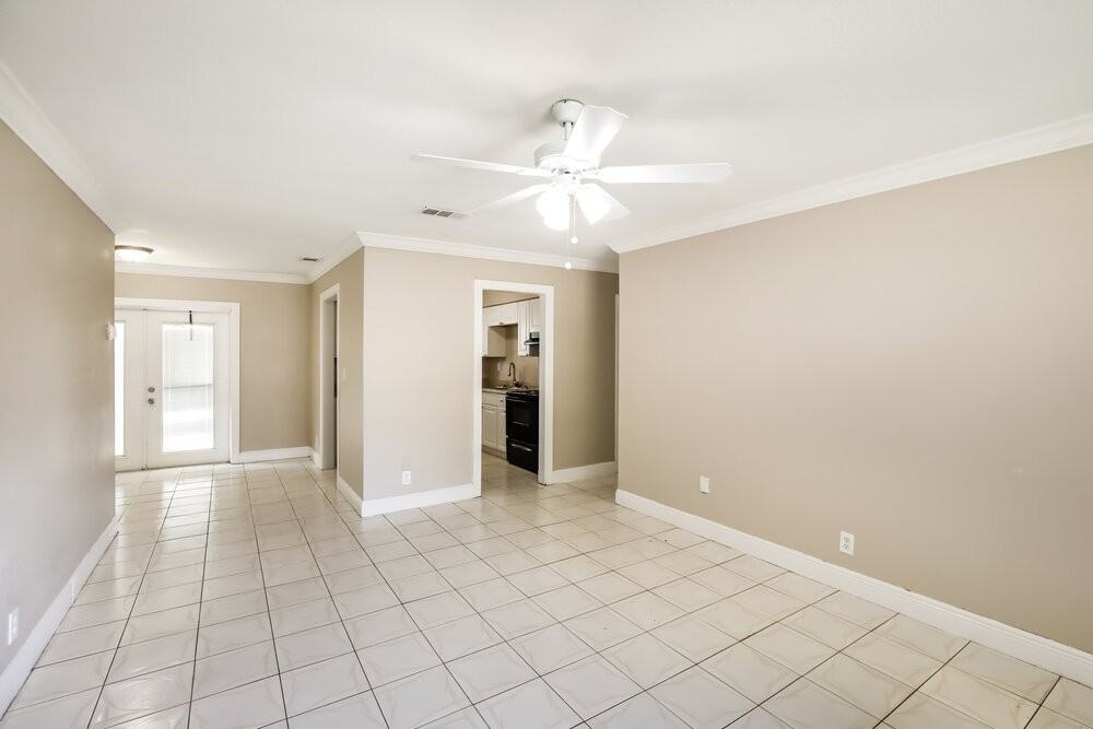 4821 Nwst - Photo 4 of 16