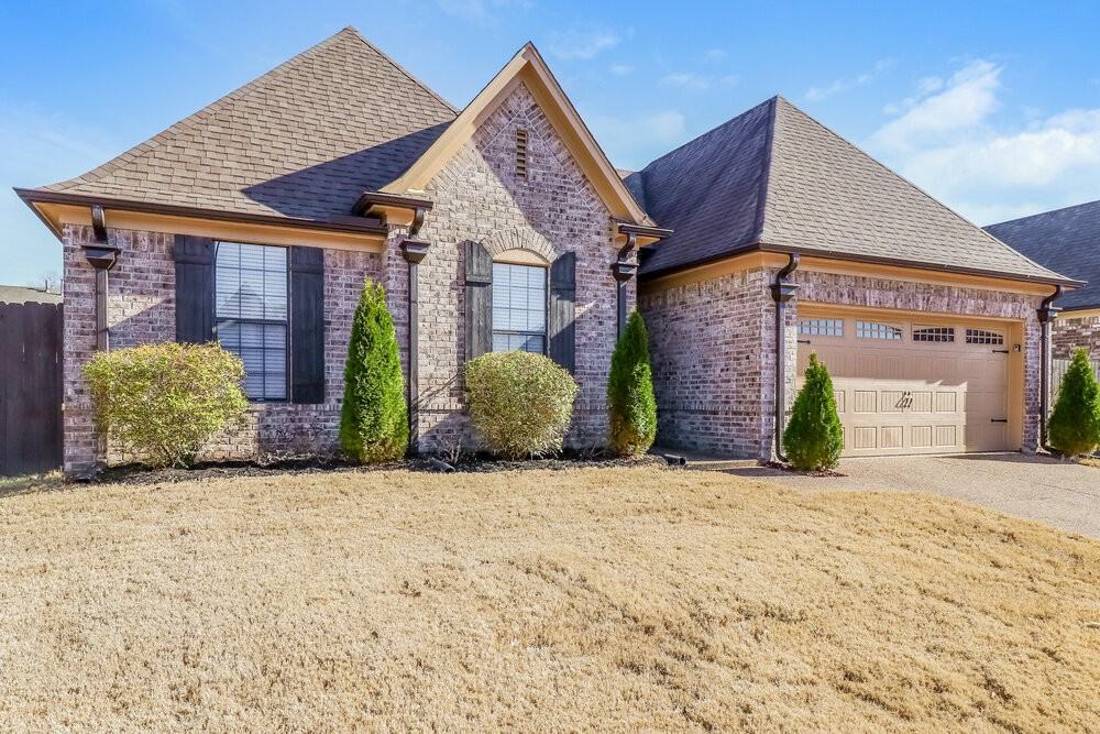 1386 Sawmill Creek Ln - Photo 3 of 16