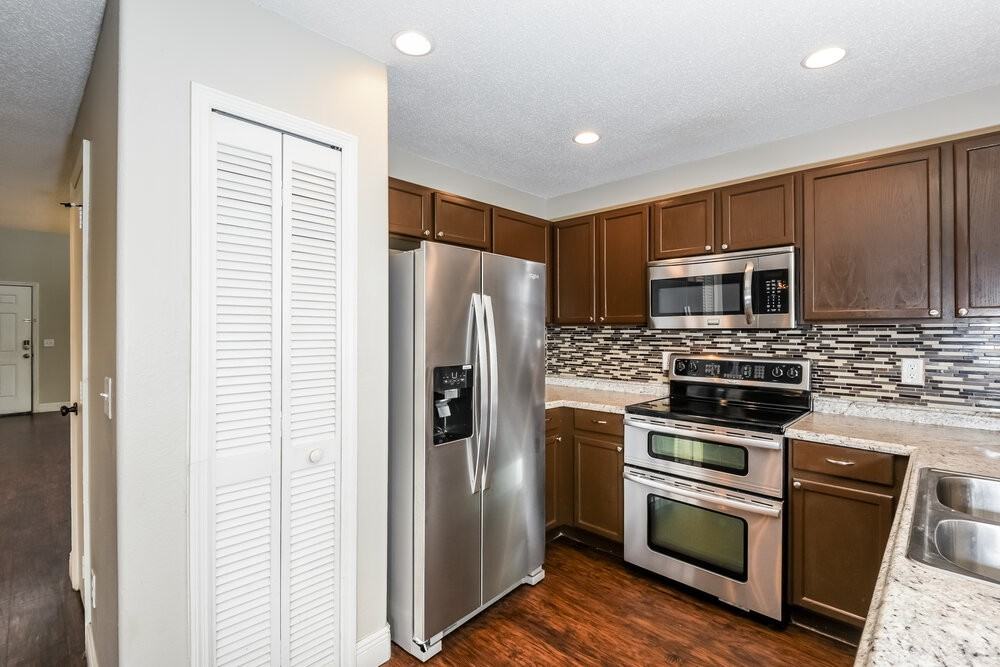 1405 Timberbend Cir - Photo 7 of 20
