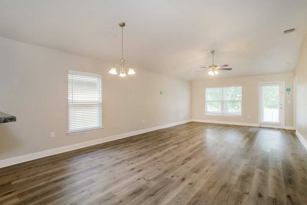 1004 Kellogg Dr - Photo 7 of 19