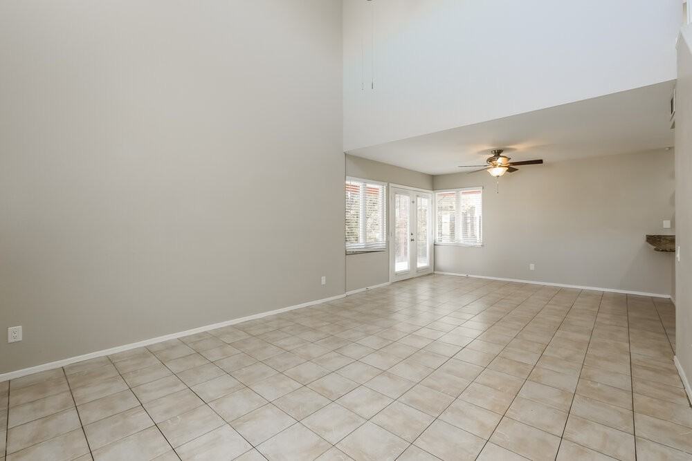 7026 S 41st Pl - Photo 5 of 20