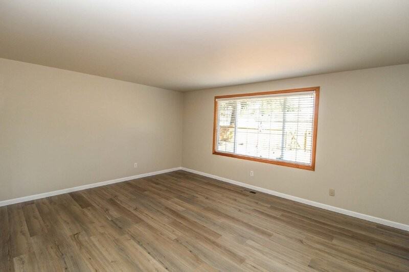 13520 117th Ave Ne - Photo 5 of 20