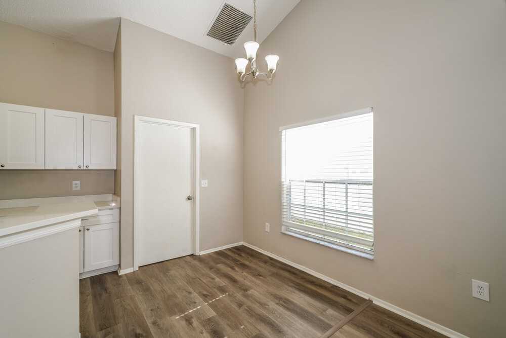 1434 Lakehurst Way - Photo 5 of 16