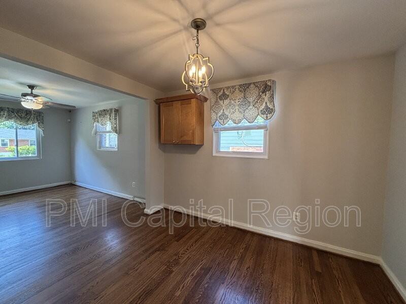 4706 Red Fox Rd - Photo 4 of 24