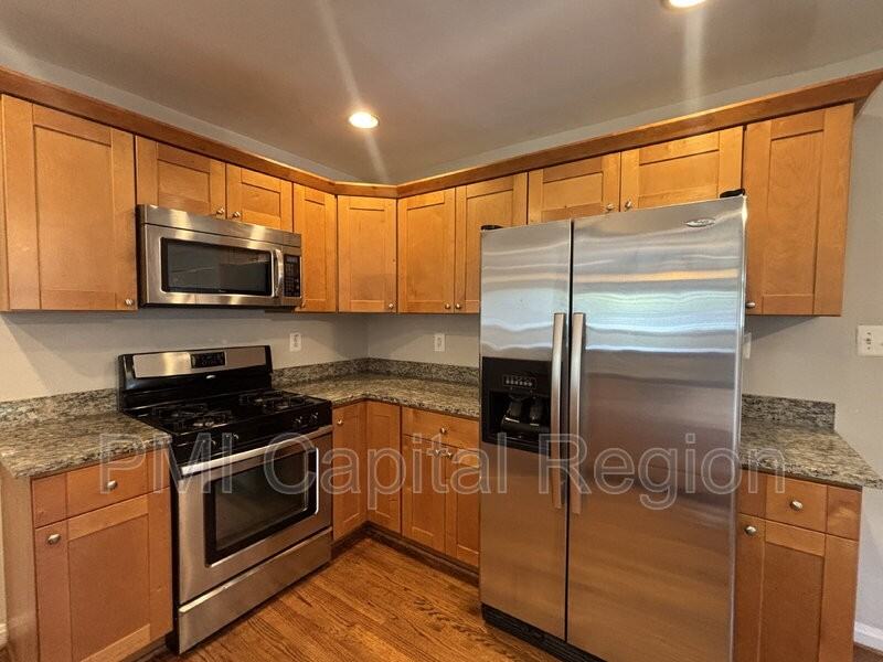 4706 Red Fox Rd - Photo 5 of 24