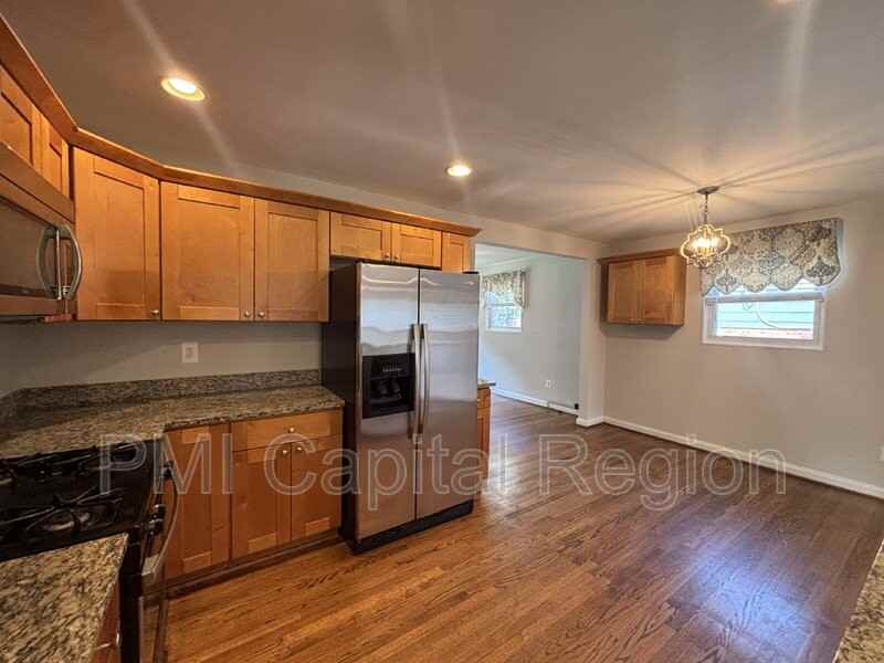 4706 Red Fox Rd - Photo 7 of 24