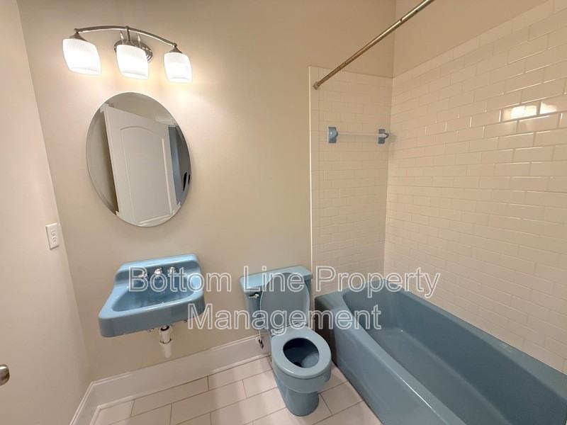 706 S Chester St - Photo 6 of 19