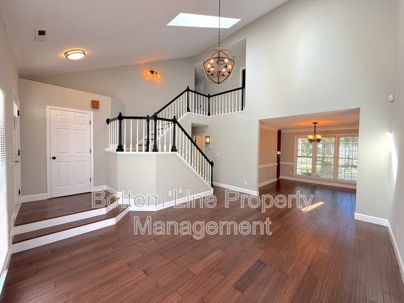 2321 Heathershire Ln - Photo 4 of 28
