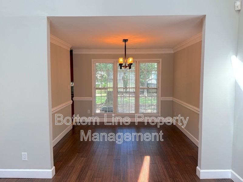 2321 Heathershire Ln - Photo 5 of 28