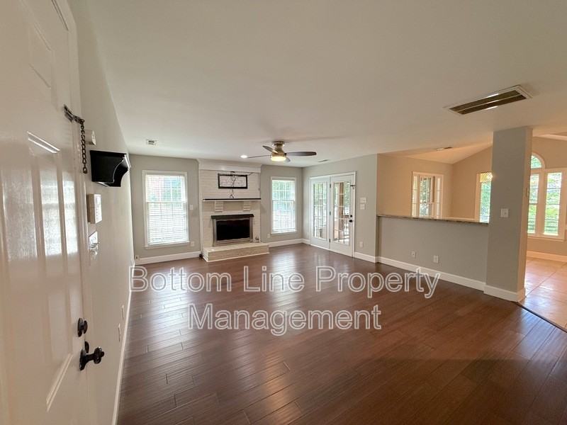 2321 Heathershire Ln - Photo 7 of 28