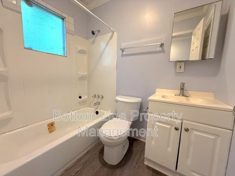 1134 W Davidson Ave #A - Photo 6 of 9