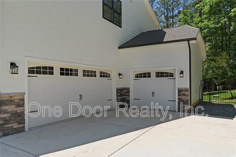 5320 Linksnhire Ln - Photo 5 of 50