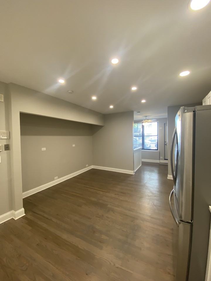 N Lincoln Ave & W Armitage Ave - Photo 3 of 11