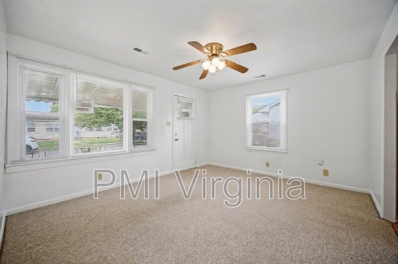 58 Radford St - Photo 4 of 21