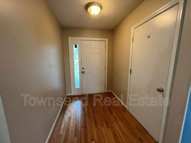 5214 Rockingham Rd - Photo 2 of 21