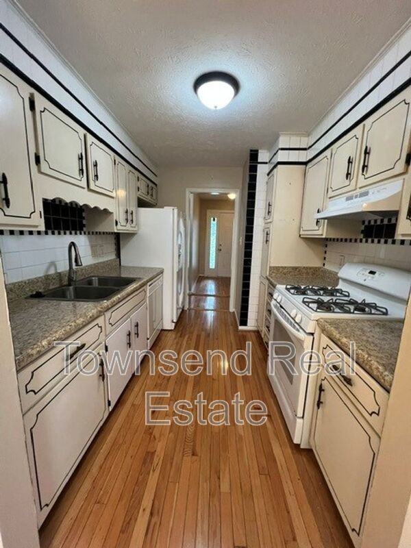 5214 Rockingham Rd - Photo 3 of 21