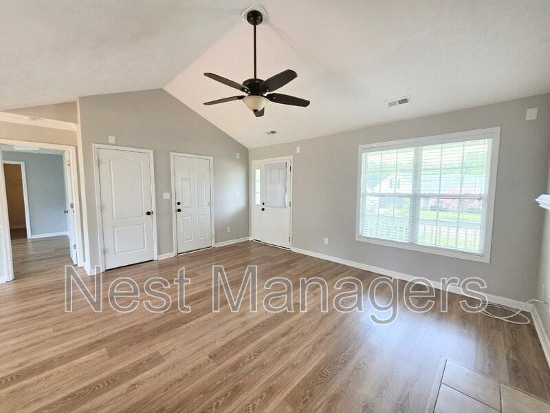 4608 Crystobal Rd - Photo 3 of 27