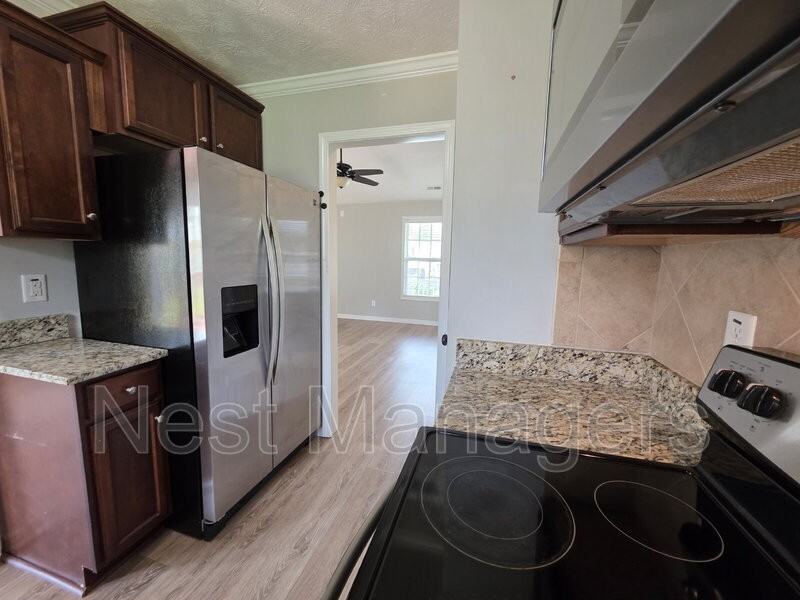 4608 Crystobal Rd - Photo 5 of 27