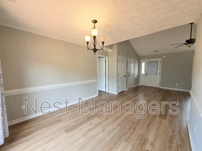 4608 Crystobal Rd - Photo 7 of 27